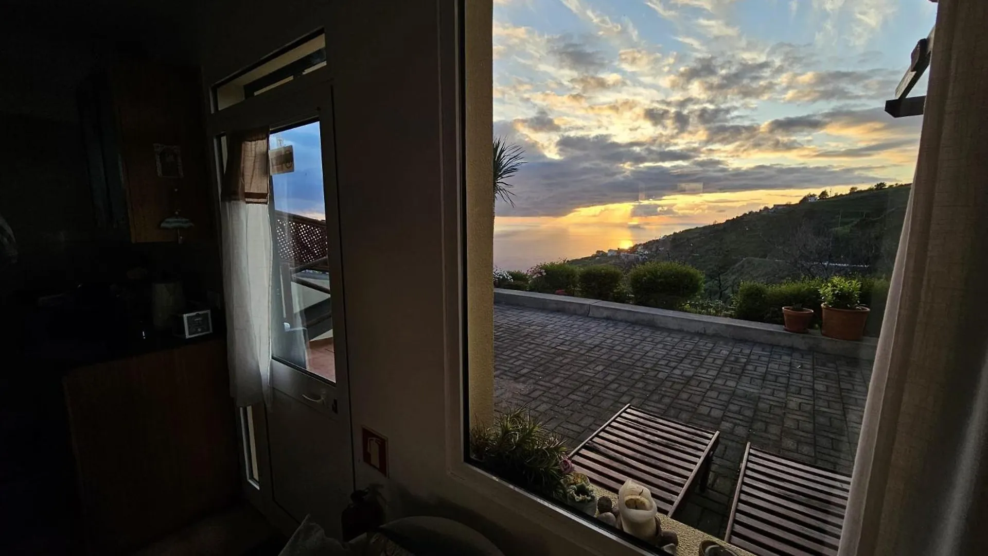 Sunset Refuge Apartment Faja da Ovelha